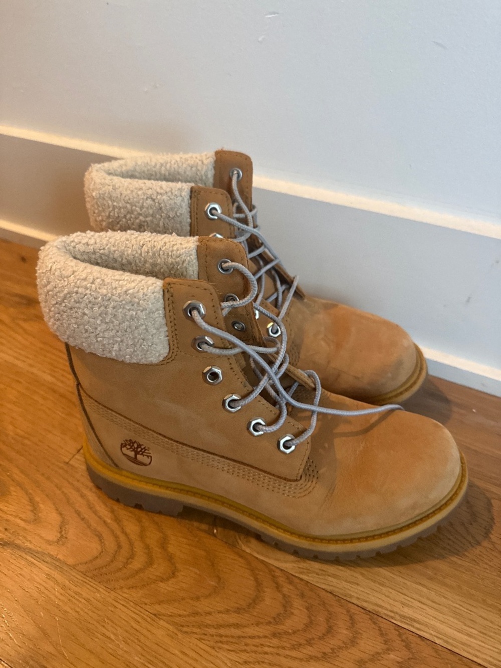 Timberland Fleece Lined Boots women’s 7